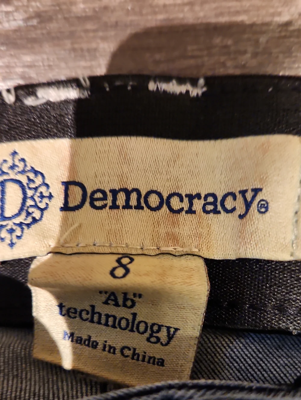 ❤️ DEMOCRACY "AB" TECHNOLOGY ITTY BITTY BOOTCUT JEANS, DISTRESSED, 8 (29) - Picture 5 of 8